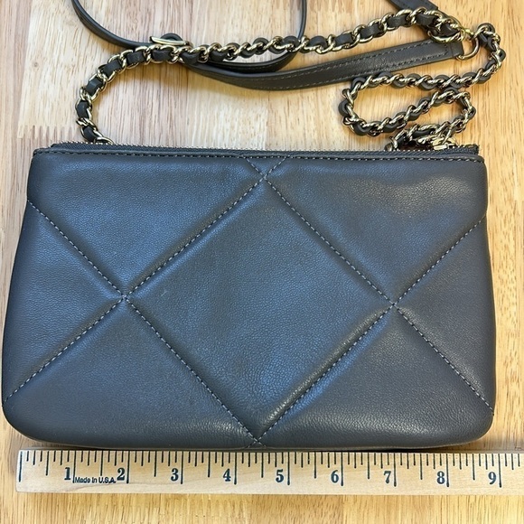 Talbots Gray Leather Quilted Crossbody Bag With Gold Chain and Leather S… - Picture 9 of 10